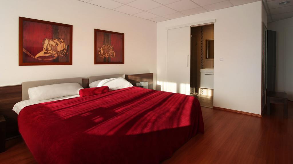 Sos Motel Hatvan Phòng bức ảnh